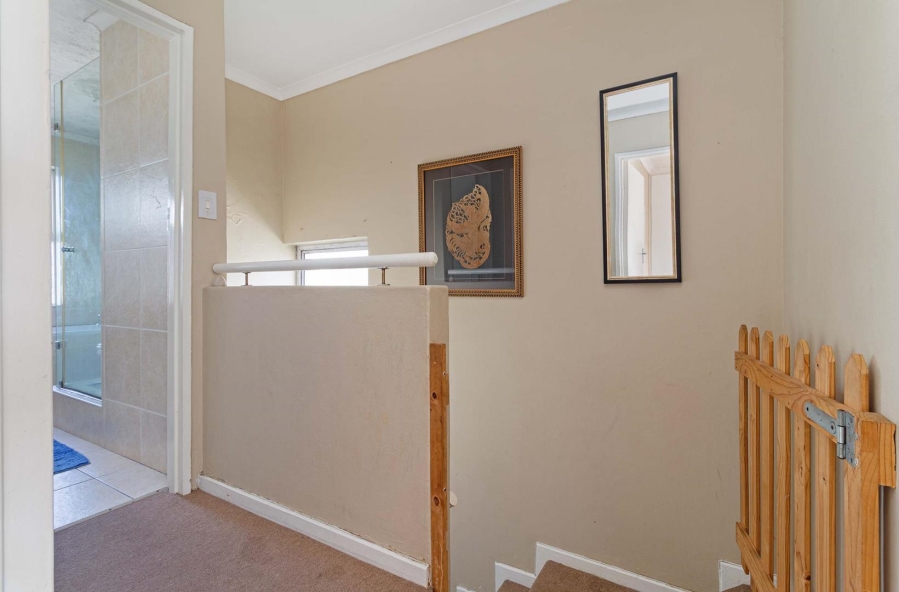 2 Bedroom Property for Sale in Woodbridge Island Western Cape
